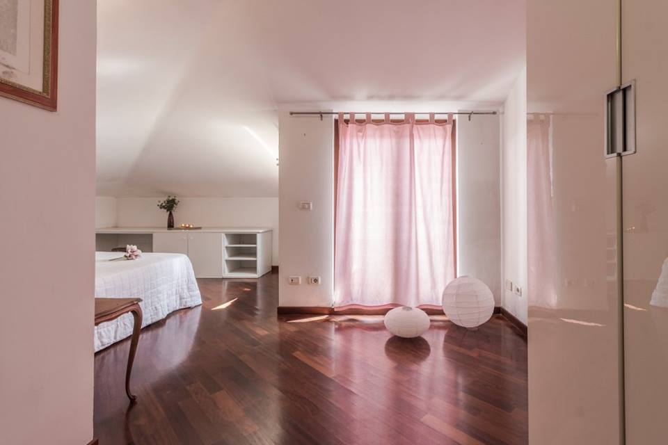 Angela Cingolani Architetto con Roberta Anfora Casa Abitata dopo - finestra letto